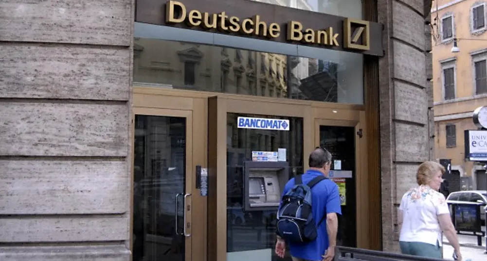 Германия отрече да готви спасителен план за Deutsche Bank