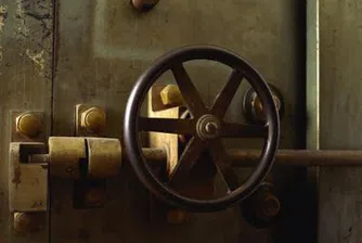 ОББ запорира всички сметки на Холдинг Пътища в други банки