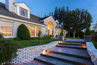 Дженифър Лопес продава къща за 17 млн. долара