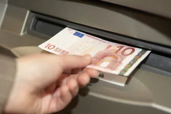 Изтеглихме с 50% повече пари от банкоматите по празниците