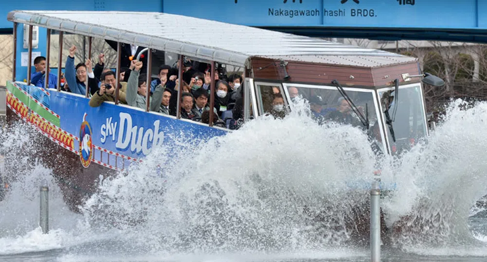 В Токио тръгва туристически автобус амфибия