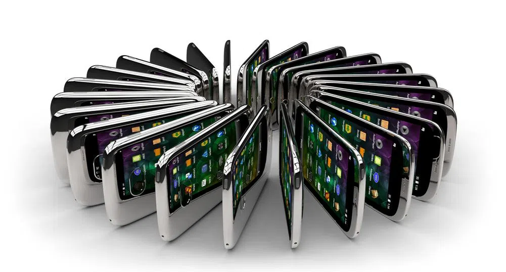 Френските министри със забрана да ползват смартфони за секрети