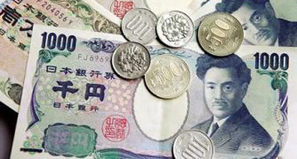 Доларът и йената паднаха за сметка на по-рисковите активи