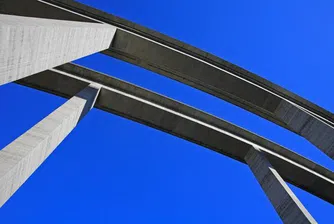 Китай започна изграждането на най-дългия мост в света