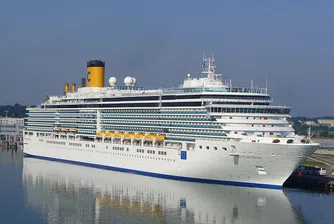 Лайнер с 16 палуби и 4000 пасажери акостира в Бургас