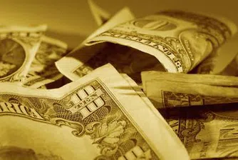 Главен икономист в S&P: Лидерството на долара е под заплаха