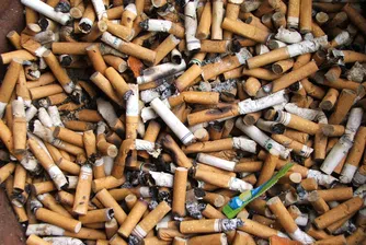 Глобиха мъж в Сингапур с 15 000 долара за хвърлени фасове