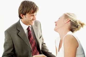 Скуката е основната причина за флиртовете на работа