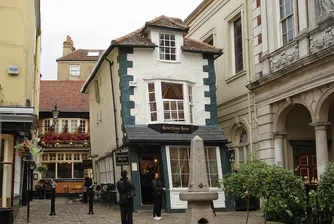 Изкривената къща на Уиндзор