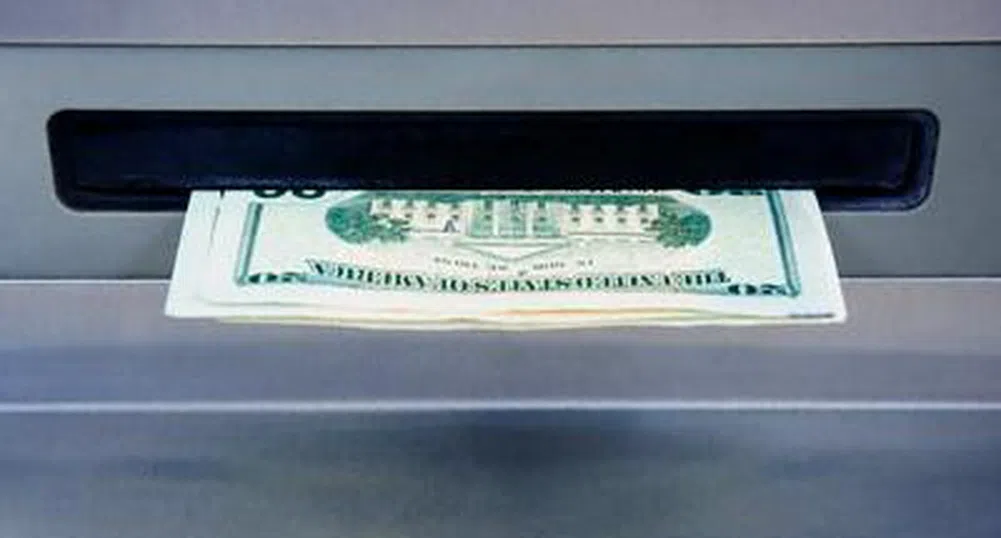 Банките се включиха в спасяването на Латвия