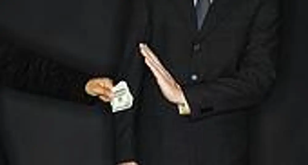 Бизнесът е давал повече подкупи през 2010 г.