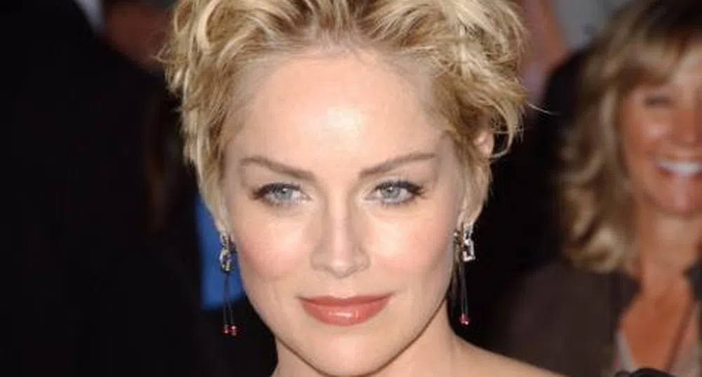 Прислужница съди Шарън Стоун за лошо отношение и неправомерно уволнение