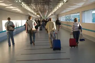 Намалява броят на пътуващите в чужбина