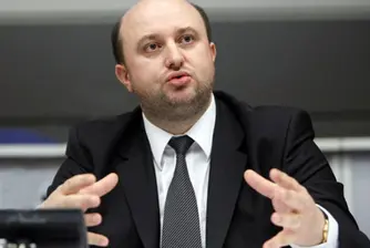 Министърът на финансите на Румъния подаде оставка