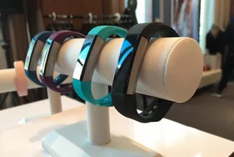Акциите на Fitbit се сринаха