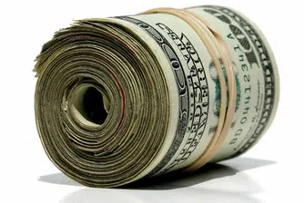 Доларът с пръв ръст спрямо еврото от четири дни