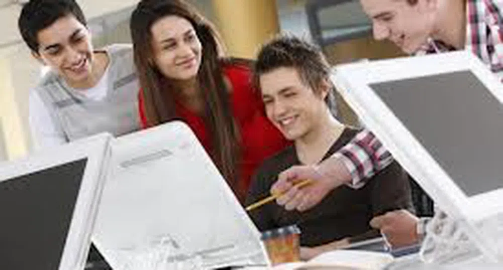 Младите българи виждат бъдещето си в чужбина