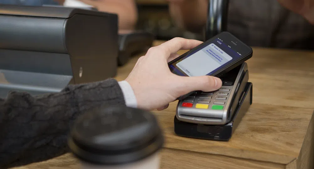 Visa внедрява технология за мобилни разплащания