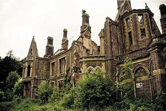 10 изоставени имения, които някога са били величествени