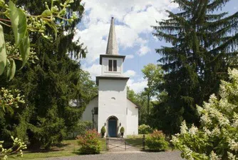 Да живееш в... църква