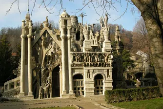 Френски дворец, построен от обикновен пощальон