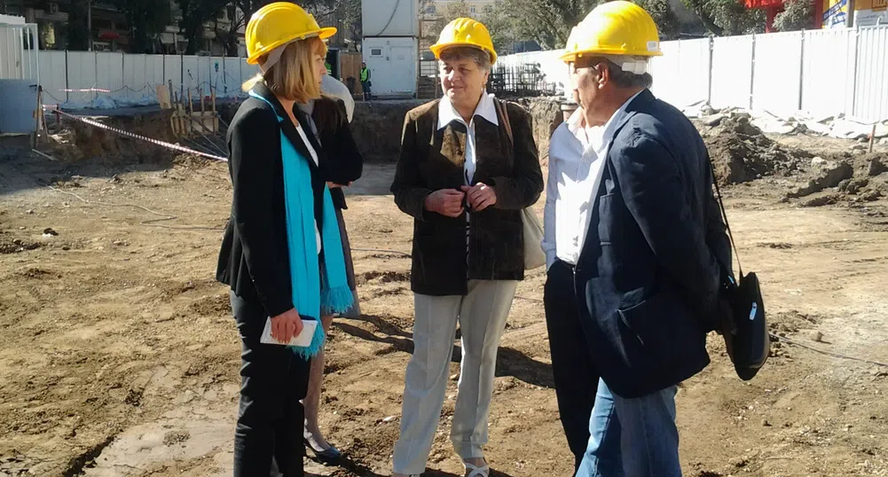 Вижте докъде стигна реконструкцията на Женски пазар