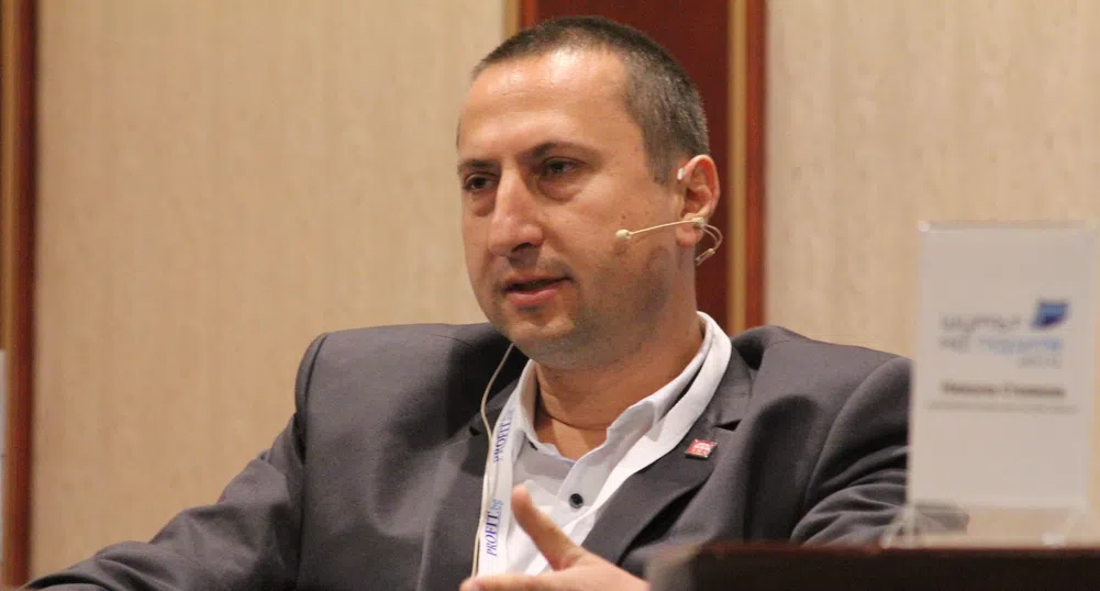 Антон Андонов: Купувайте и продавайте имоти сега