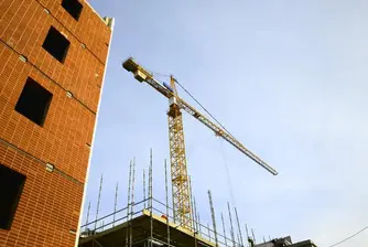 Закъсали строители продават изкопи