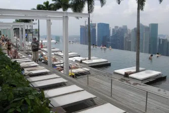 Още снимки на най-страхотния басейн в света