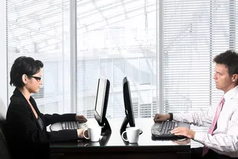 Петима колеги, с които трябва да се сприятелите на работа