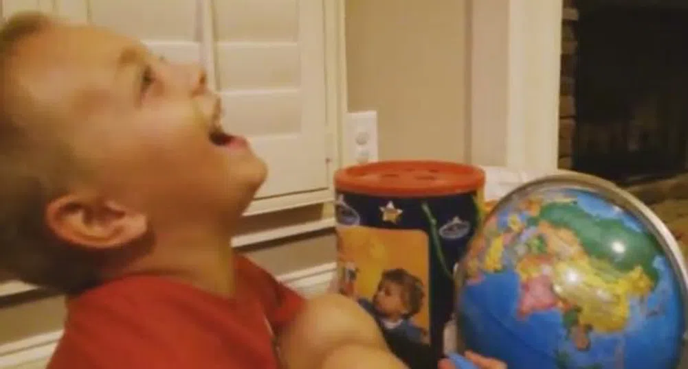 Това дете не може да спре да се смее на Владимир Путин