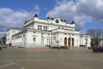 БСП: Властта лобира за търговски вериги