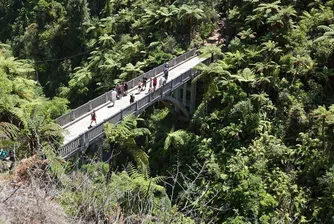 Мостът за... никъде