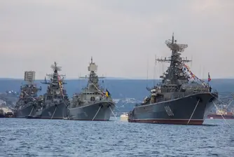 Аварирал кораб на пристанище Варна