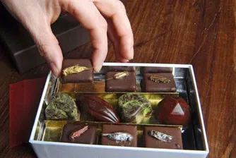 Шоколадови бонбони с… червеи?!