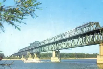 Мостът, който свързва две азбуки