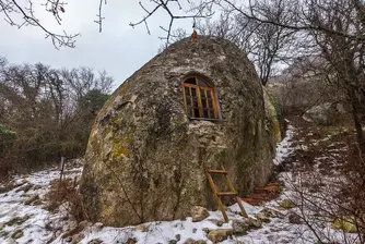 Ески Кермен - средновековният пещерен град на Крим
