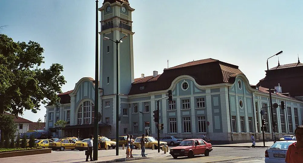 Смениха 24 областни управители