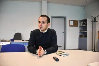 Елвин Гури: Най-важно е да се научиш как, а не какво да мислиш