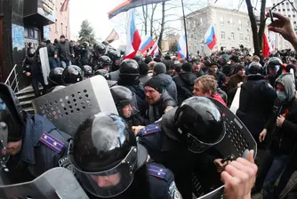 Още един украински полицай почина след вчерашните протести