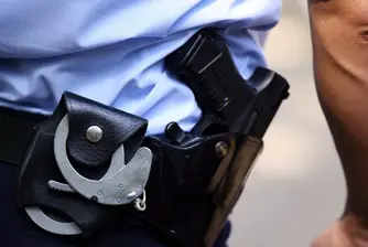 Нападатели с ножове взеха заложници във Франция, учиха свещеник