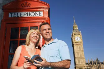 Биг Бен ускорено се накланя