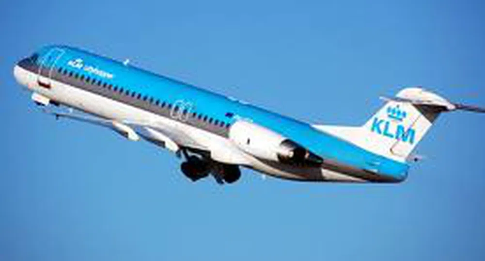 Самолет лети с ... готварско олио