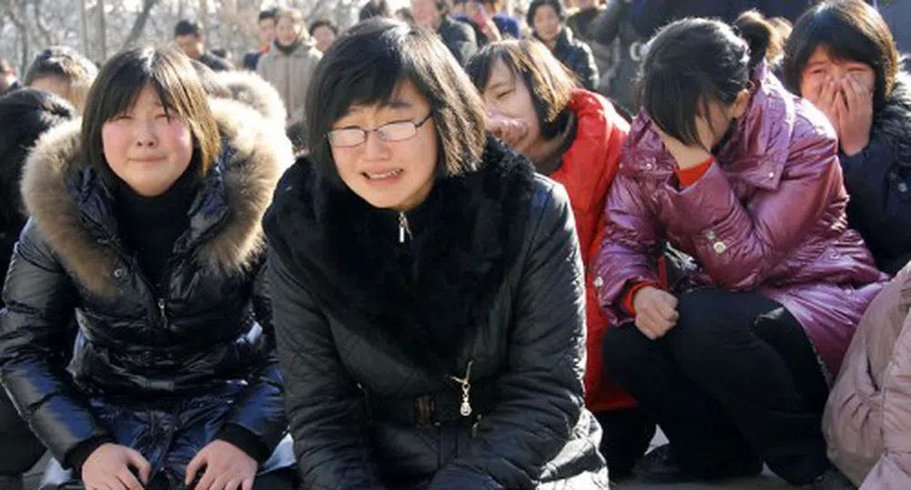 Погребват Ким Чен Ир