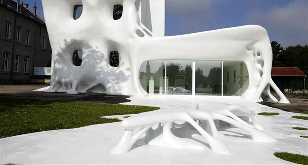 Как една обикновена сграда се превръща в призрачна къща?