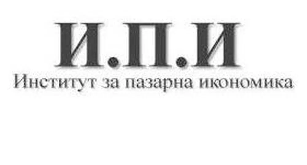 ИПИ: Пазарът на цигари се срина с 1/3 заради лоша политика