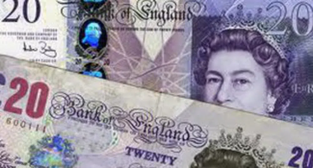 Доларът с две и половина годишен връх спрямо паунда