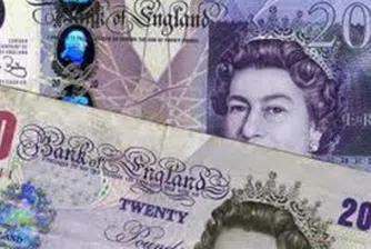 Доларът с две и половина годишен връх спрямо паунда