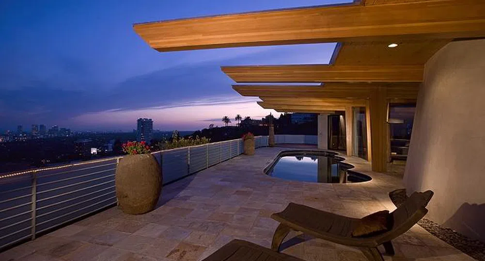 Никой не иска къщата на Кристина Агилера