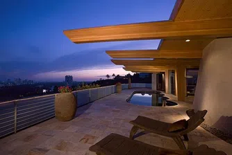 Никой не иска къщата на Кристина Агилера